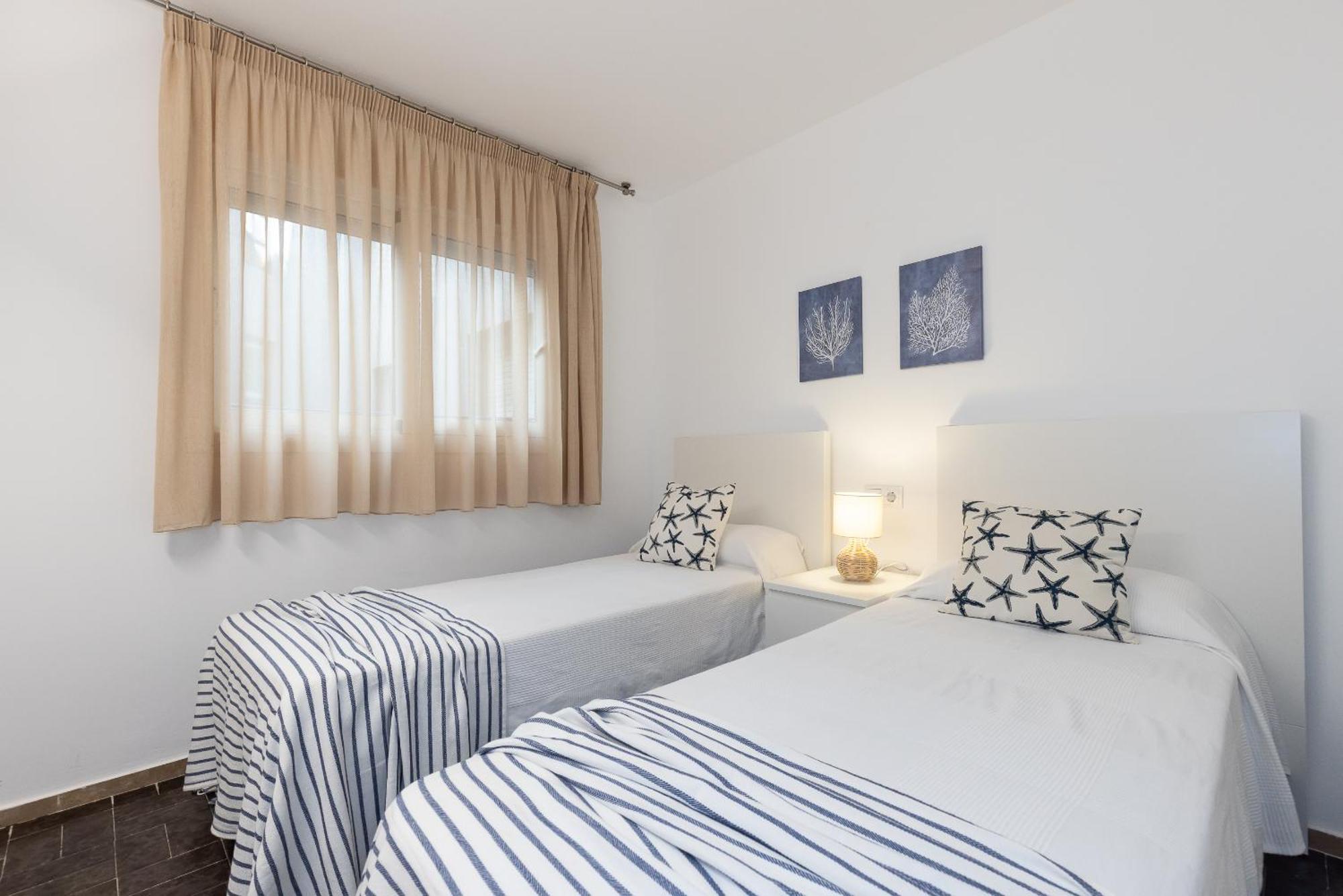Uhc Dms Family Apartments Камбрілс Номер фото