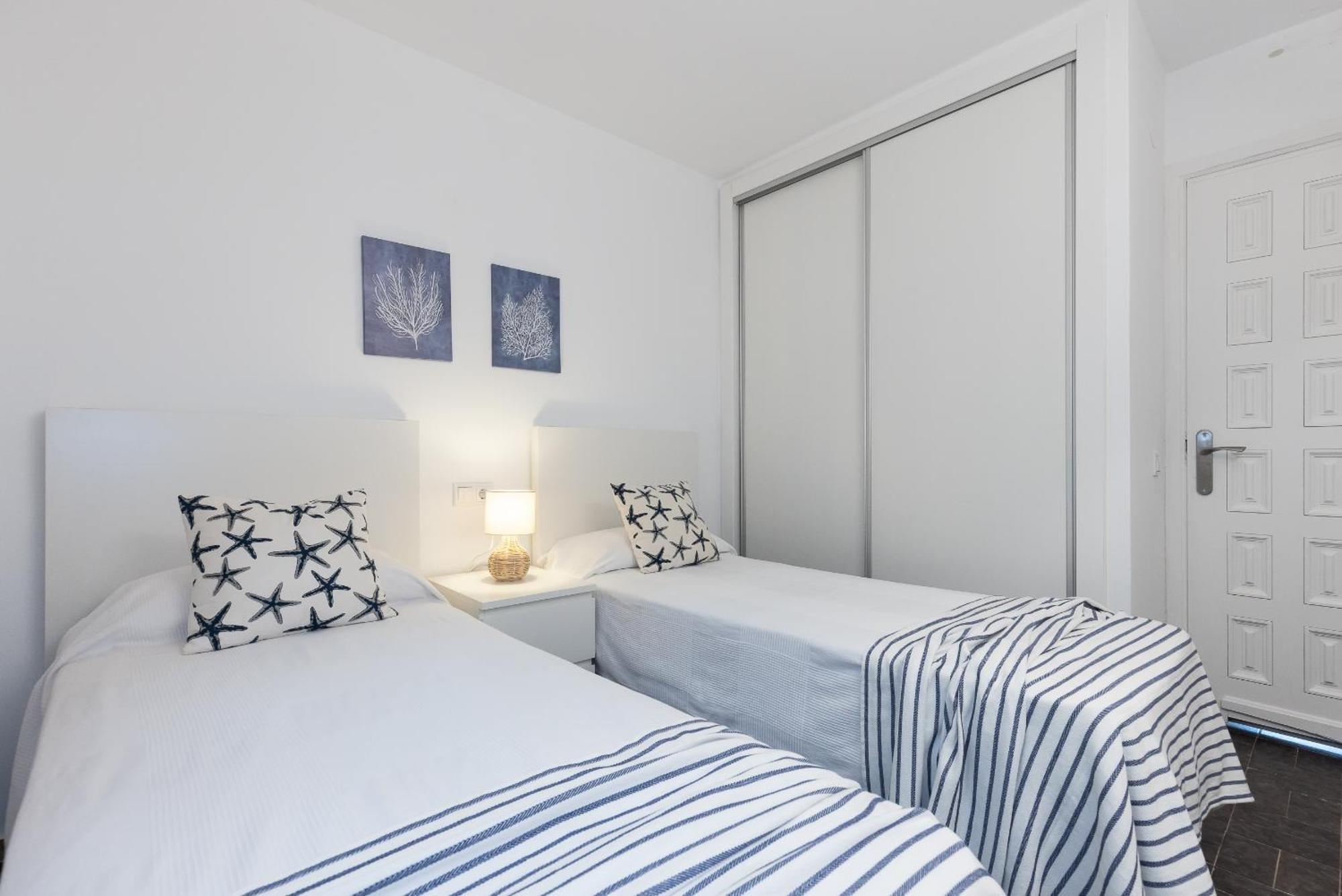 Uhc Dms Family Apartments Камбрілс Номер фото