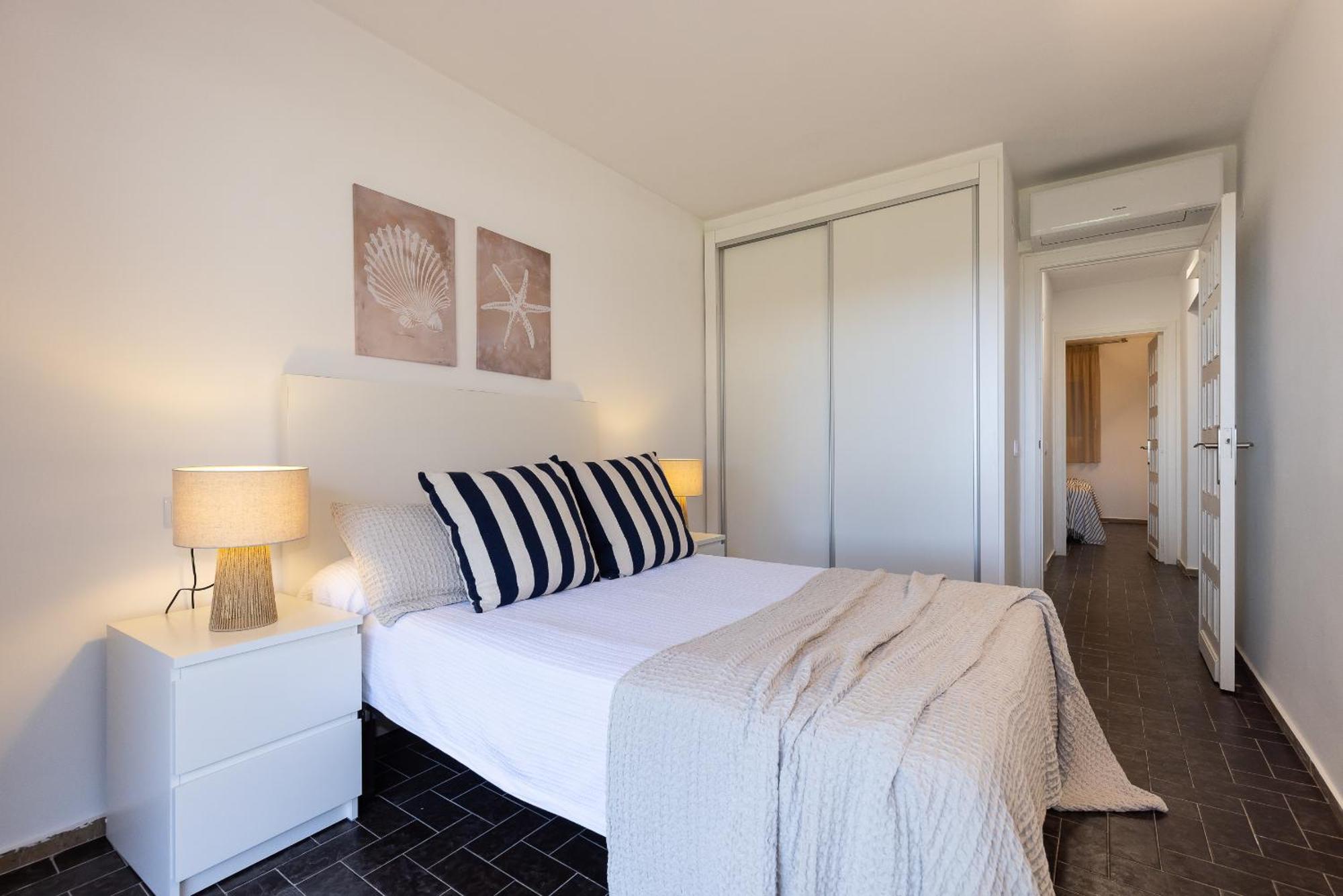 Uhc Dms Family Apartments Камбрілс Номер фото
