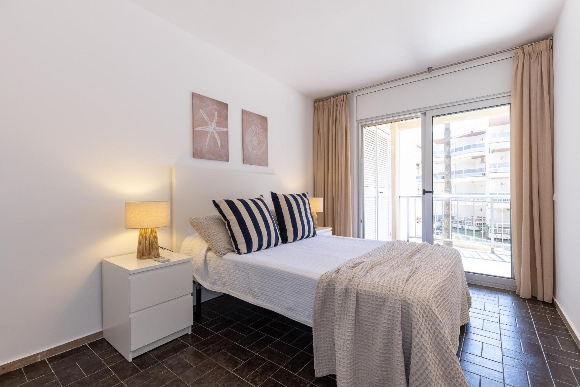 Uhc Dms Family Apartments Камбрілс Номер фото